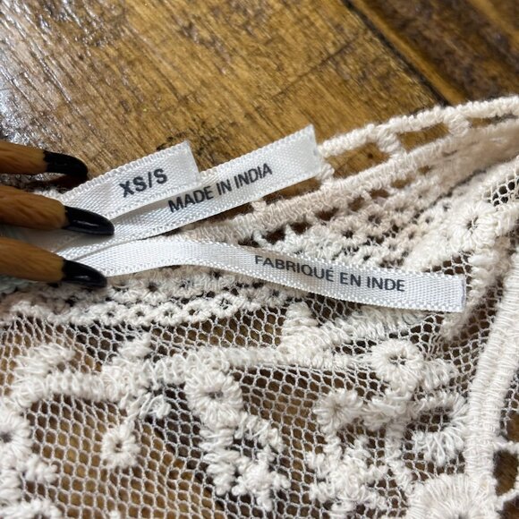 KIMCHI BLUE UO Lace Crochet Tank Top with Button-Back Detail - XS/S - Picture 8 of 8